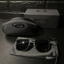 Oakley Holbrook Titanium Frame – New in Box