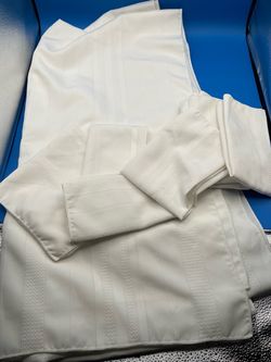 White striped cotton rectangular tablecloth & napkins