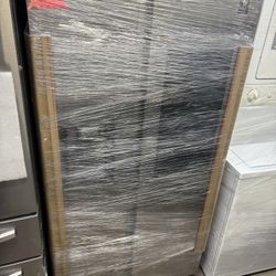 NEW SAMSUNG refrigerator Side By Side Family Hub 36”  Wide  Stainless Steel 