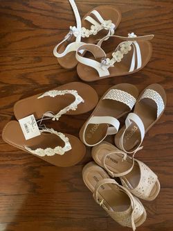 Girls size 2-3 Sandals - Multiple