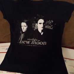 VTG The Twilight Saga 2000s Baby Tee Black T-Shirt Size A S-M or J XXL 18.5 x 23