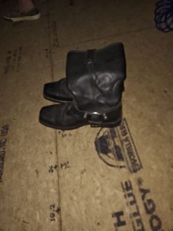 MEN SIZE 11D BLACK LEATHER BOOTS 