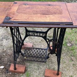 Antigue Singer Table 