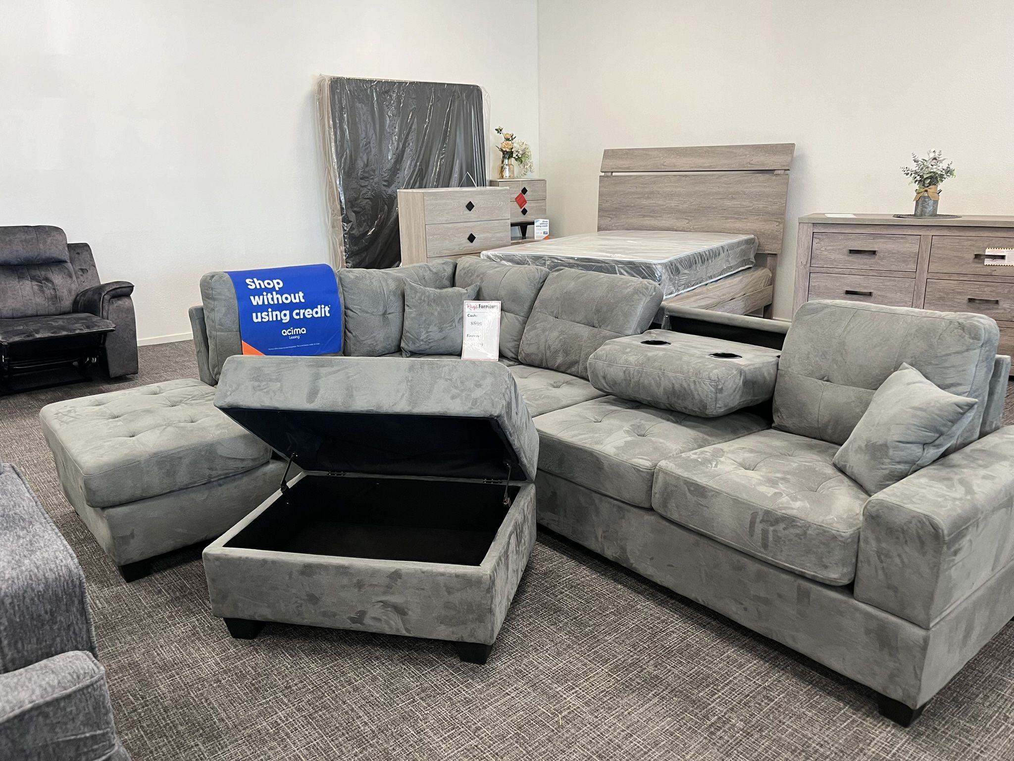 Light Gray Sectional + Ottoman β $899! β¨ποΈ