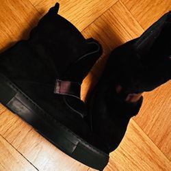 Nuova Black Suede & Fur Ankle Boots, size 9.5. 