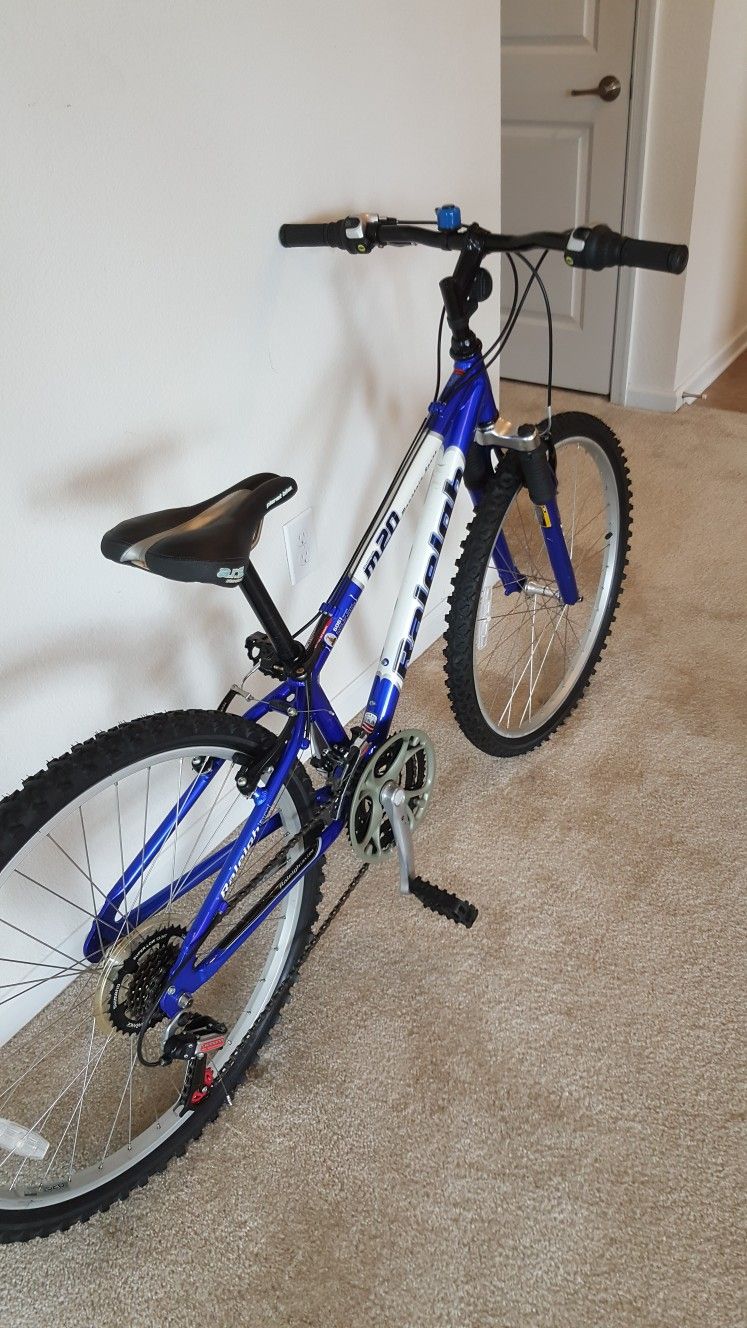 Raleigh Aluminum Mountain Sport Bike for Sale in Charlotte, NC
