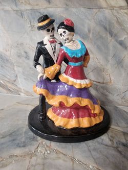 Day of the Dead Dancing Skeleton Couple Figurine