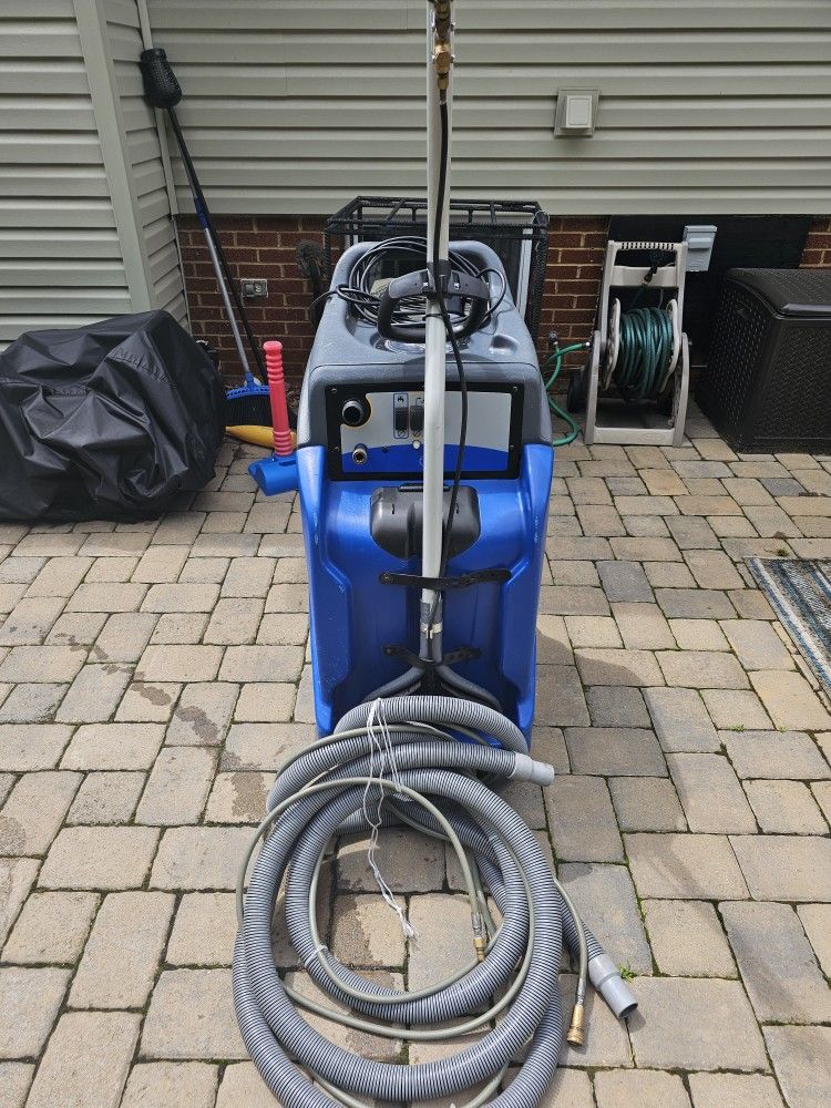 Carpet Cleaning Machine