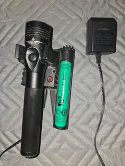 Streamlight 75479 Lime Stinger LED HL Flashlight 800 Lumen with 2 Battery & piggyback charger