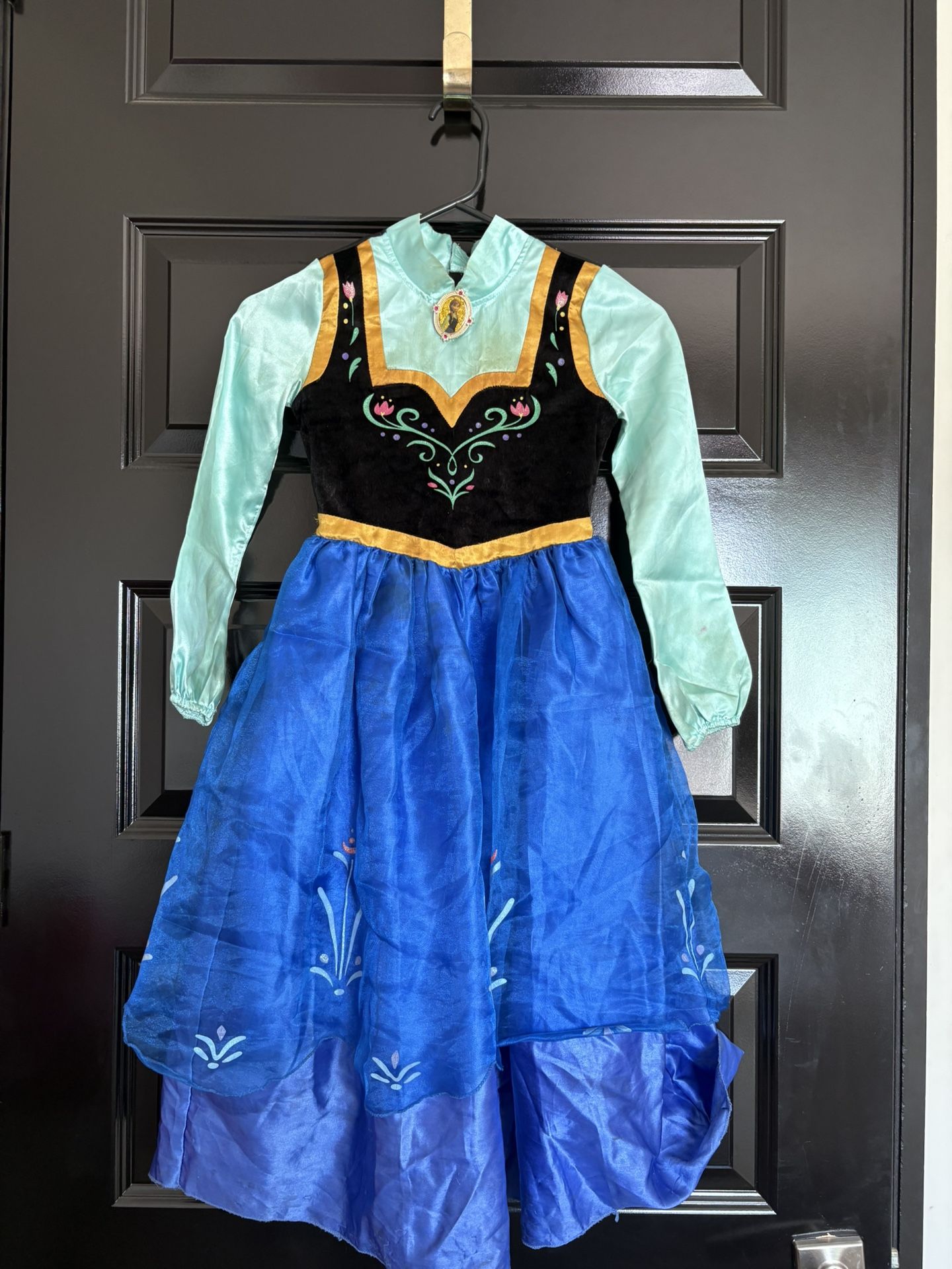 ANNA COSTUME