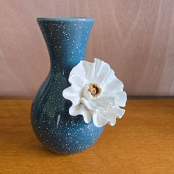 Anthropologist Bloom Vase 8" Practically New - gold accent white flower