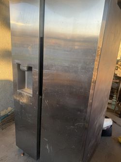 SAMSUNG REFRIGERATOR
