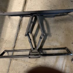 Adjustable TV wall mount