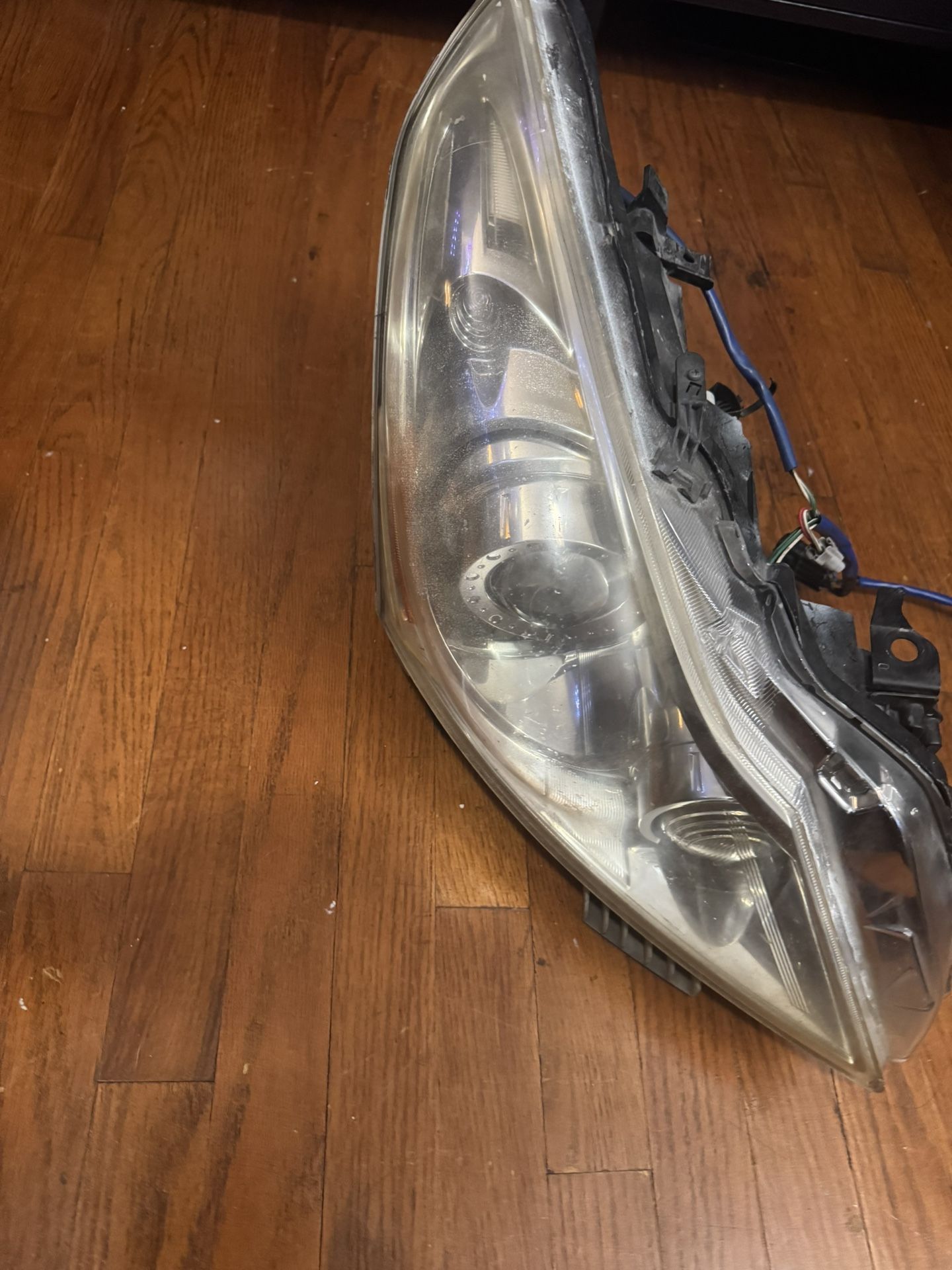 G37 2012 Left Headlights