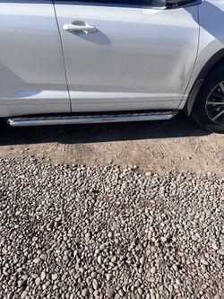 Side steps for a 2018 Toyota Highlander