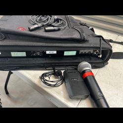 DJ/PA Shure wireless mic system SM58 and body pack with lavalier