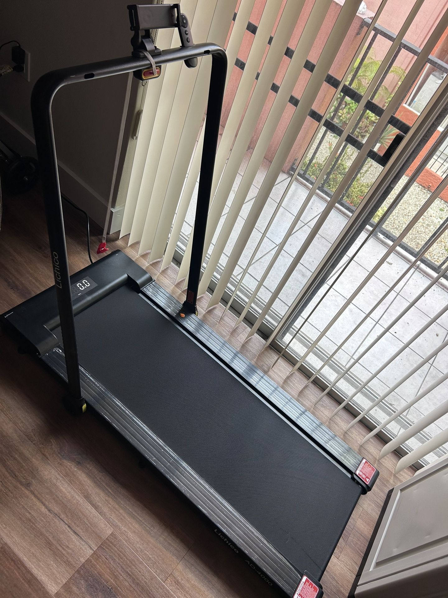 Foldable Treadmill 8.7 MPH Non incline