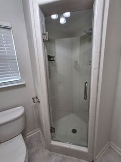 Showers/ frameless showers 3/8 glass