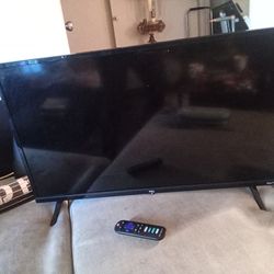 TCL 32” Roku TV — Works Perfectly + Remote Included