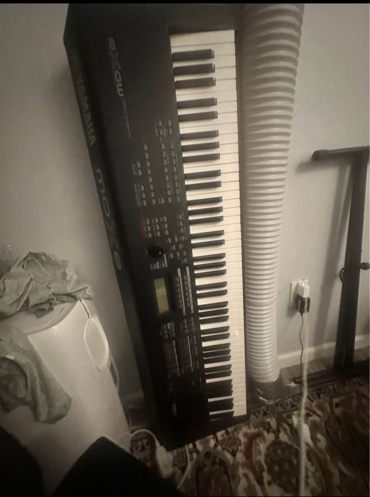 Yamaha mox8 piano