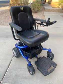 Golden "Buzzaround LiteRider Envy" Power Chair