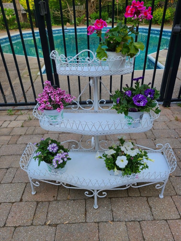 Beautiful 3 Tiered English Garden Plant Stand