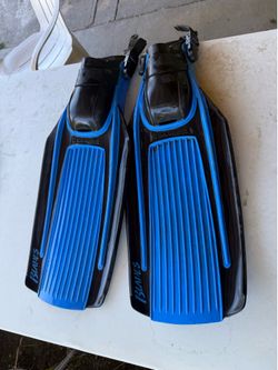 Scuba diving fins