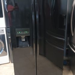 KENMORE REFRIGERATOR ICE MAKER WATER DISPENSER EVERYTHING GOOD.