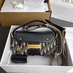 Classic women's cross-body bag