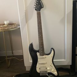 Fender Stratocaster Electric Guitar w/ Case – Great Condition 🎸