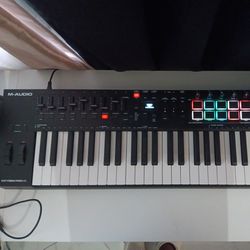 USED M-Audio Oxygyn Pro 49 MIDI Keyboard