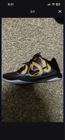 Kobe 5 size 9 (BRAND NEW)