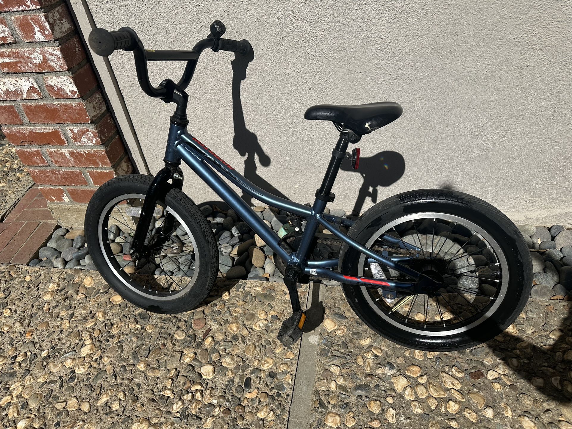 Kids BMX Giant Animator Bike