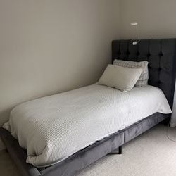 Twin Bed !