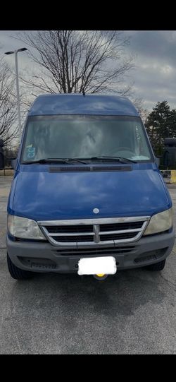 Dodge sprinter 2500 2.7 2006 transmission and whole van