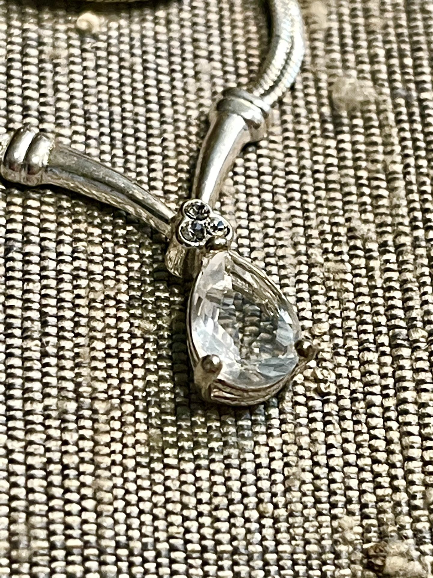 925 Silver Chevron W/CZ Diamond Solitaire 