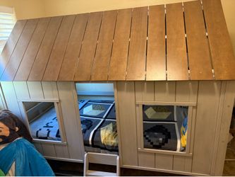 Twin house bed