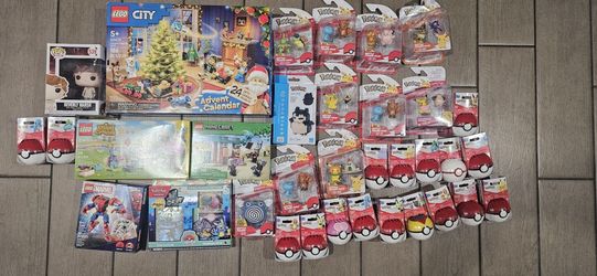 Pokemon toys lot.