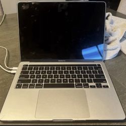 MacBook Pro M2