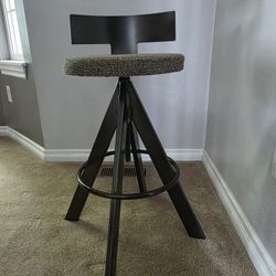 24 In Kitchen Stool From Bassett Furniture