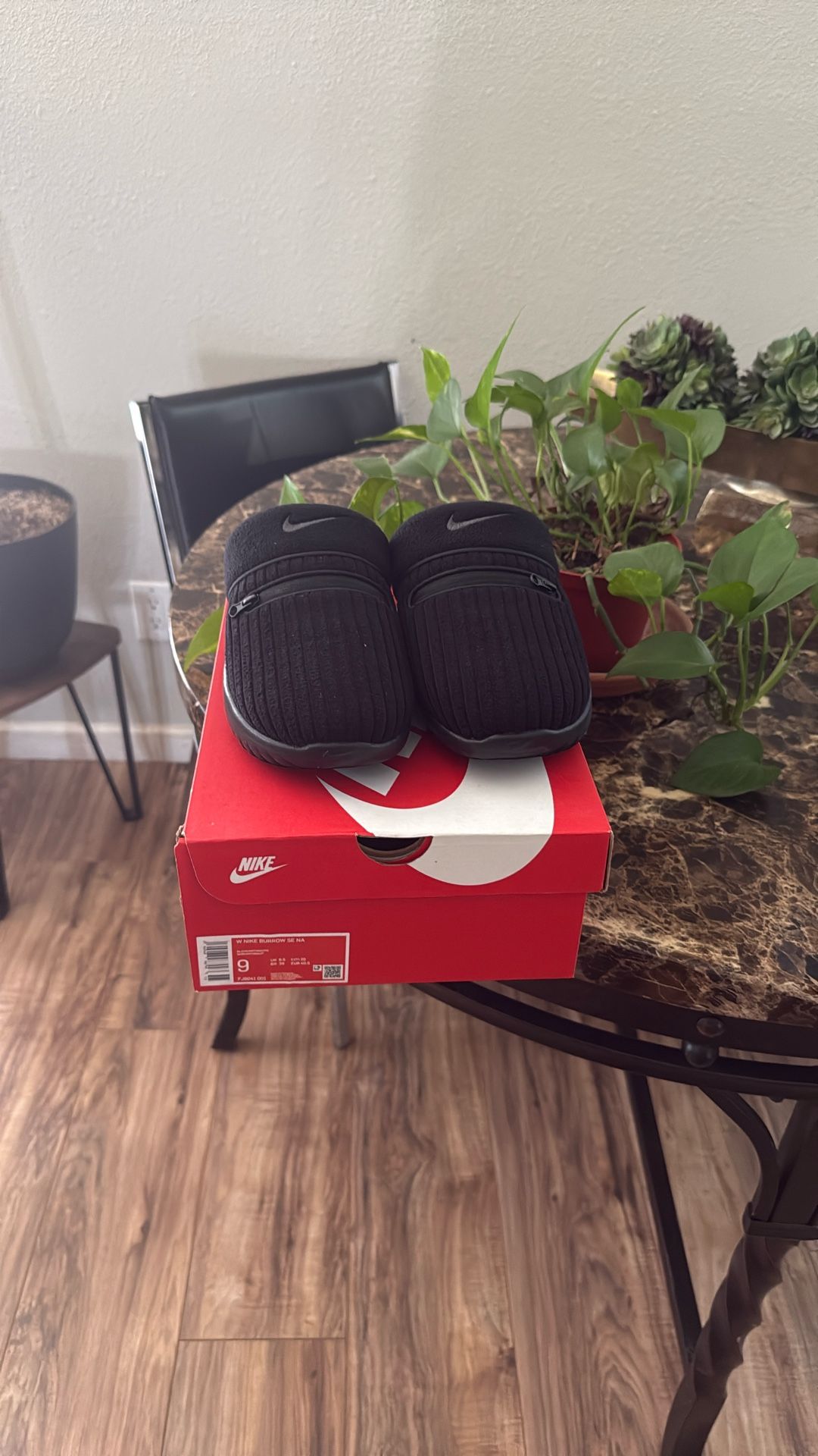 Nike Black Slippers Unisex 9