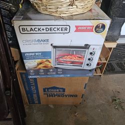 BLACK+DECKER 6-Slice Crisp N Bake Air Fry Toaster Oven