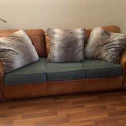 Sofa Sleeper In Great Condition 