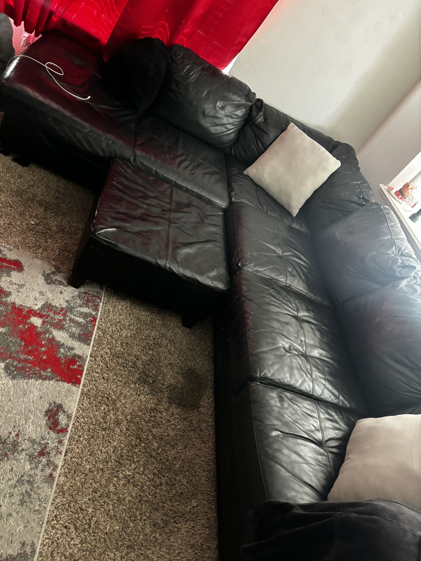 BLACK LEATHER COUCH SECTIONAL