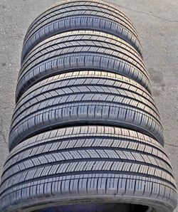 Set 235/55-19 Michelin con el 80% de vida