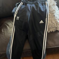 Pantalon Adidas 10 Dólares