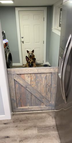 Dog gate/baby gate