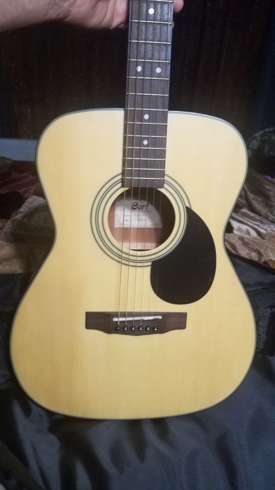 Cort A F 550 acoustic guitar with case in great condition