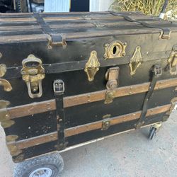 Antique Steamer Trunk, Pick Up Only
