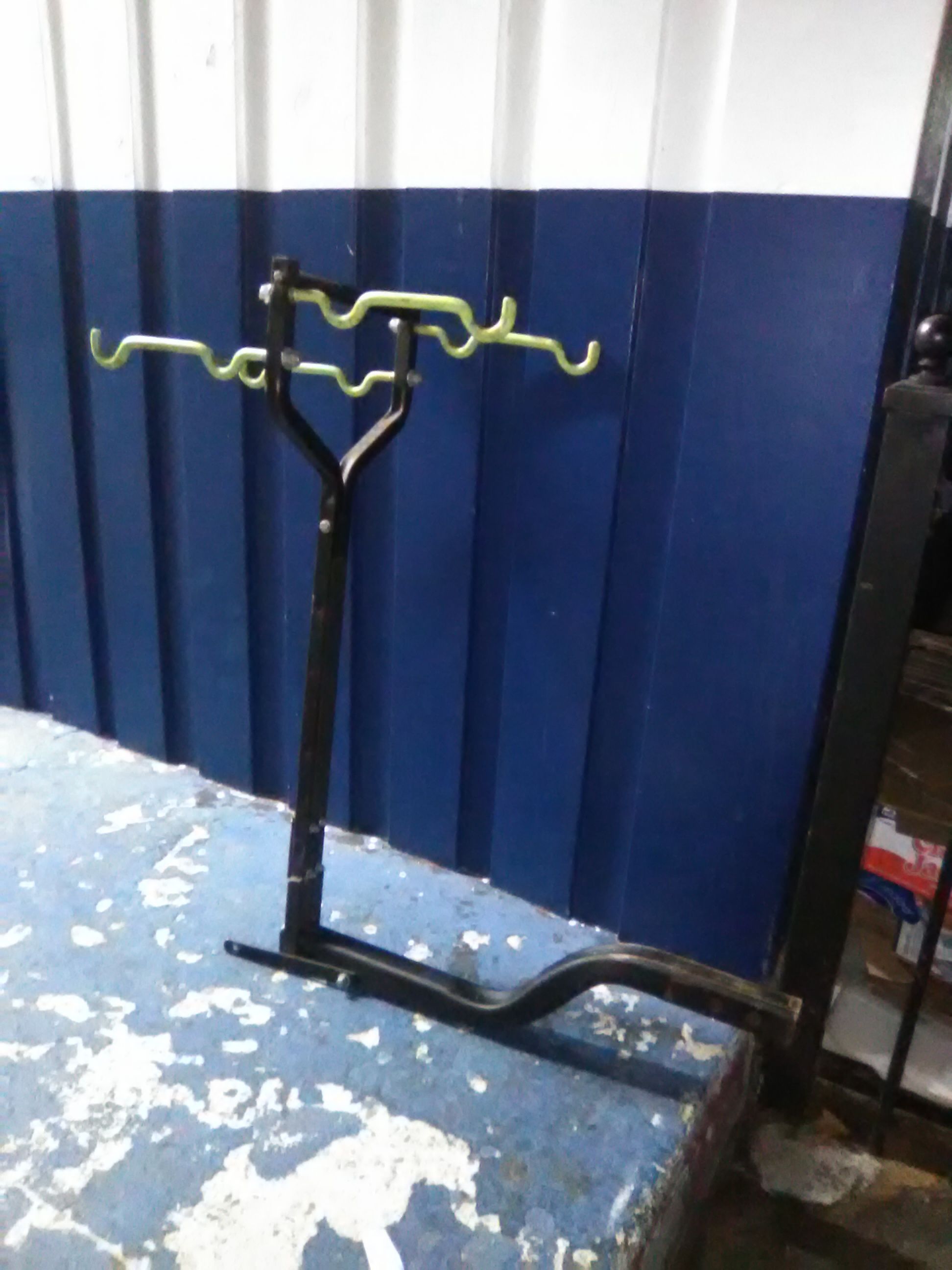 trailer hitch Bike rack by Hollywood